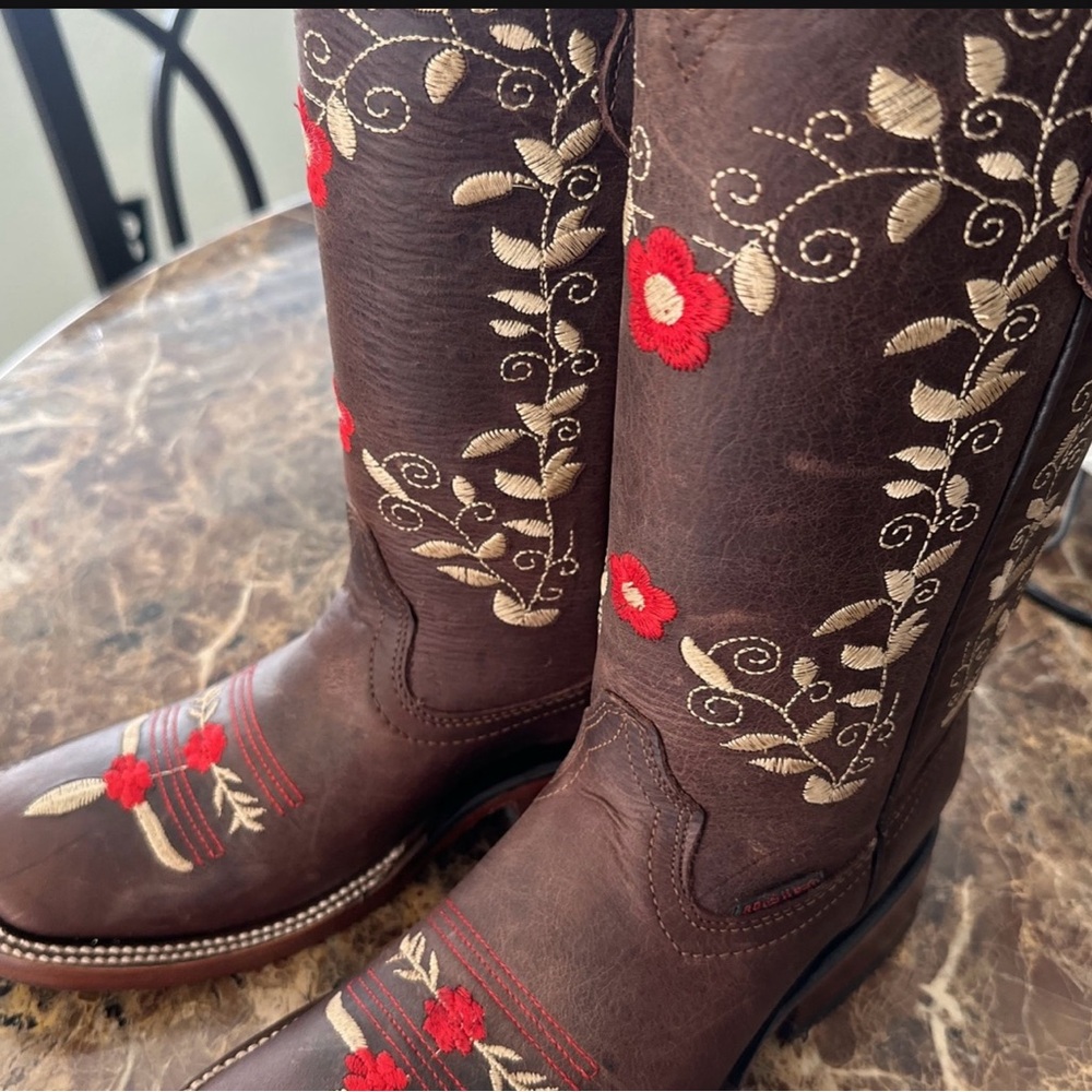 Boots - Picture 4 of 7
